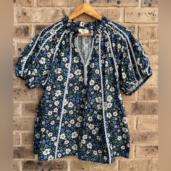 entro Tops - entro Navy Floral Puff-Sleeve Ruffle Blouse Size Large